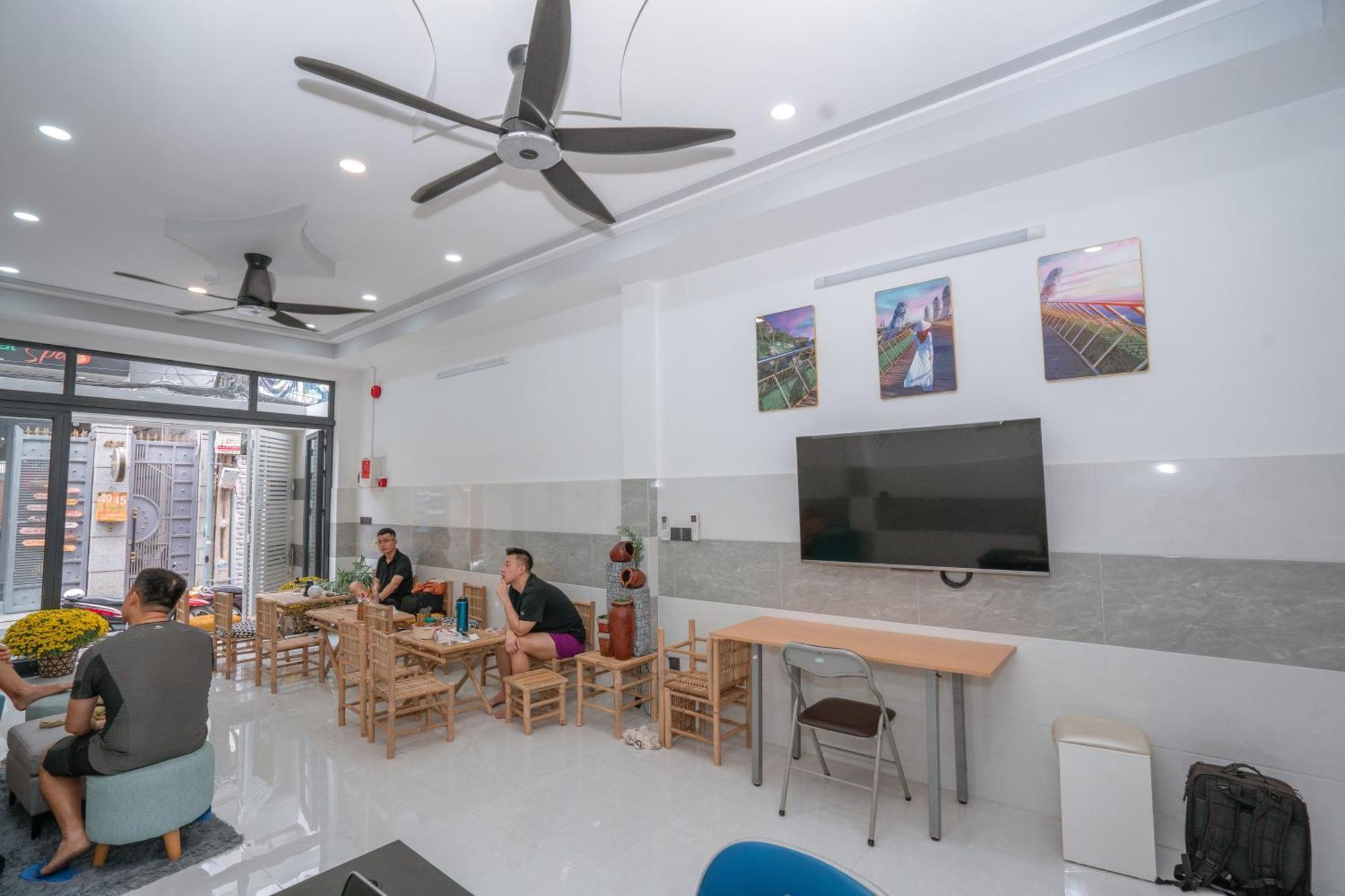 Aloha Saigon Premium Hostel By Local Travel Experts - Newly Opened, Less-Touristy Location, Spacious Rooms, Glass Shower Bathroom, Free Breakfast & Walking Tour Cidade de Ho Chi Minh Exterior foto